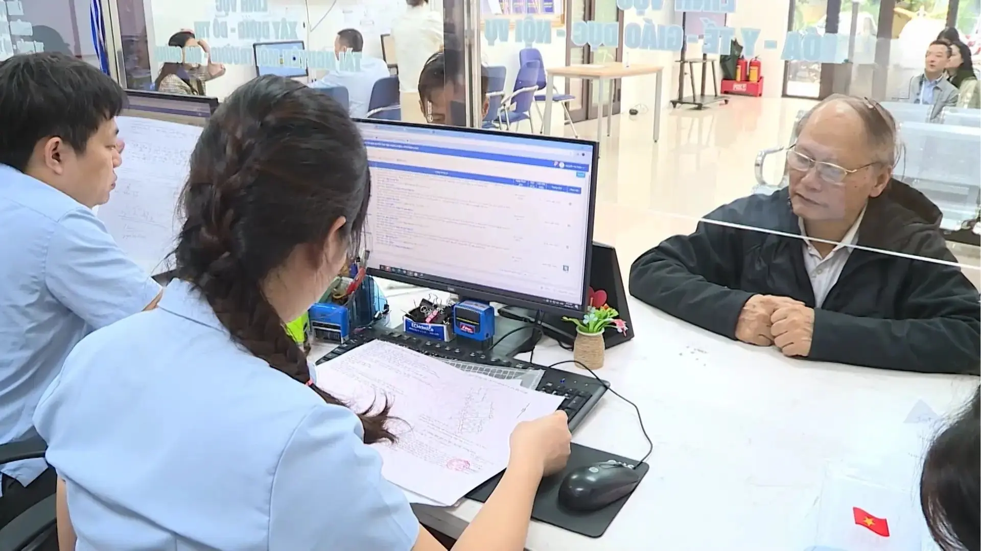 Cải cách hành chính để phục vụ người dân tốt hơn | Cải cách hành chính | 03/12/2025